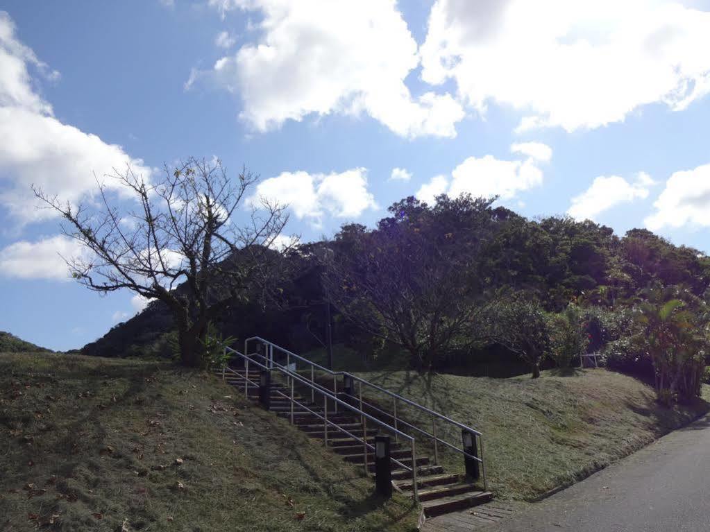Motobu Green Park And Golf Course Dış mekan fotoğraf